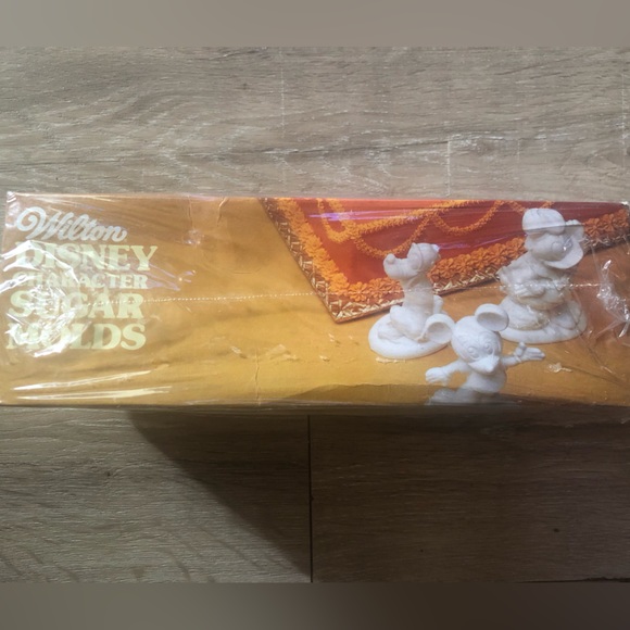 Wilton Disney Character Sugar Mold - Picture 2 of 3